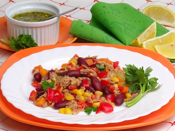 Salata od tunjevine i crvenog pasulja